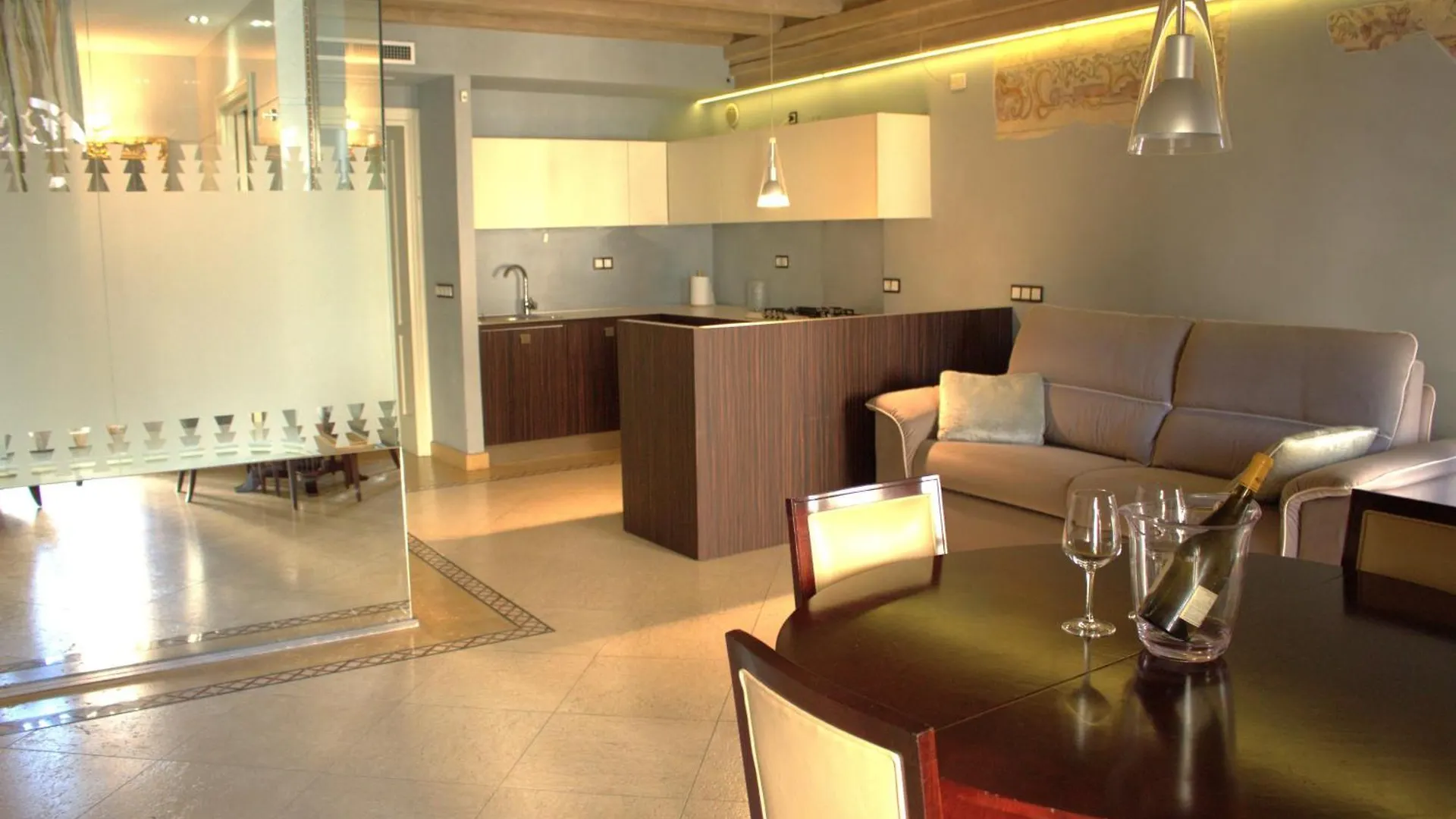 Verona Luxury Flats , Piazza Erbe With Balcony On Main Square 公寓