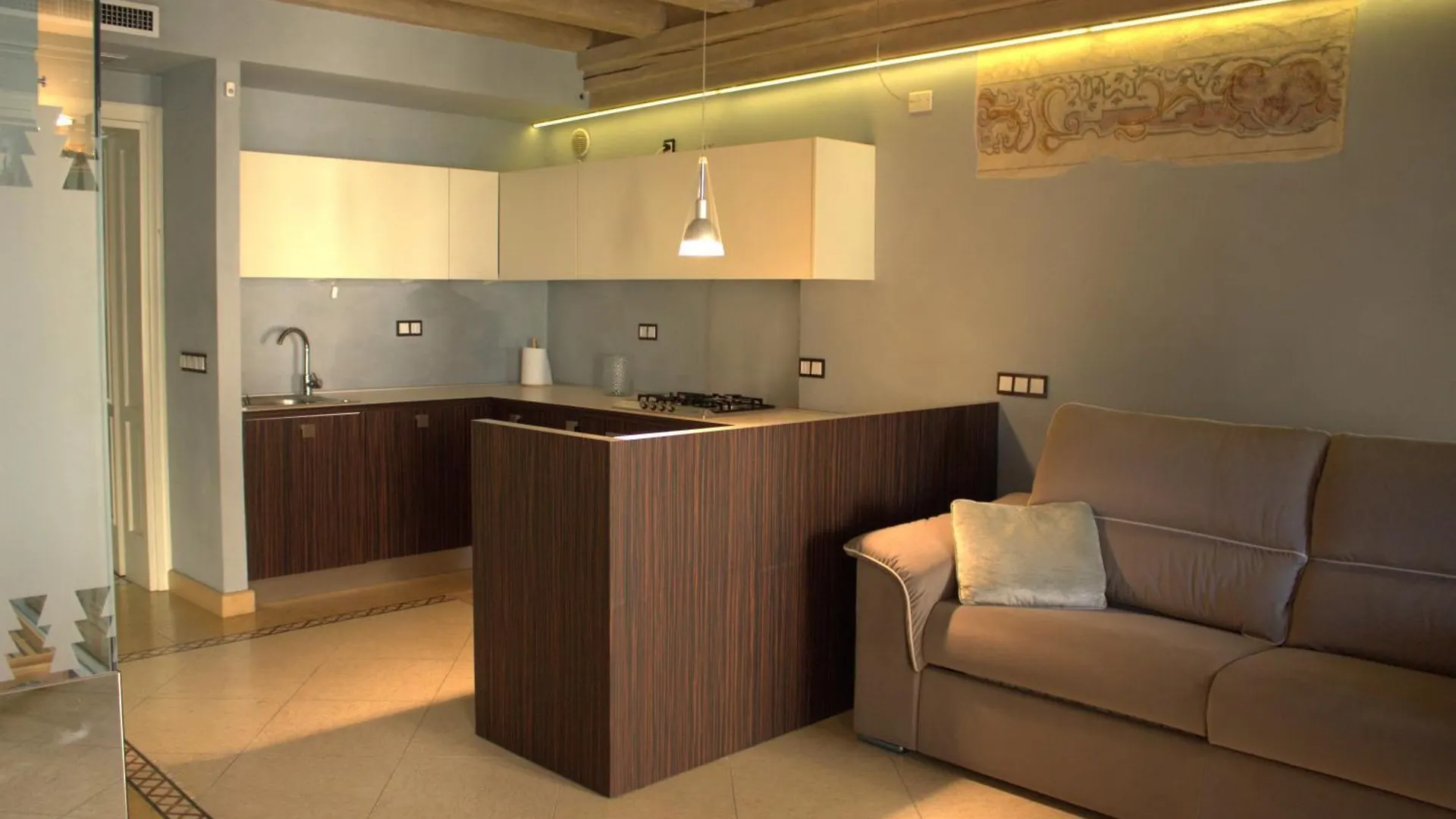 Verona Luxury Flats , Piazza Erbe With Balcony On Main Square 0*,  Italia